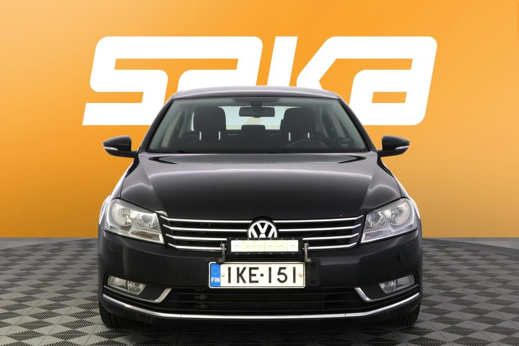 VOLKSWAGEN Passat 2011