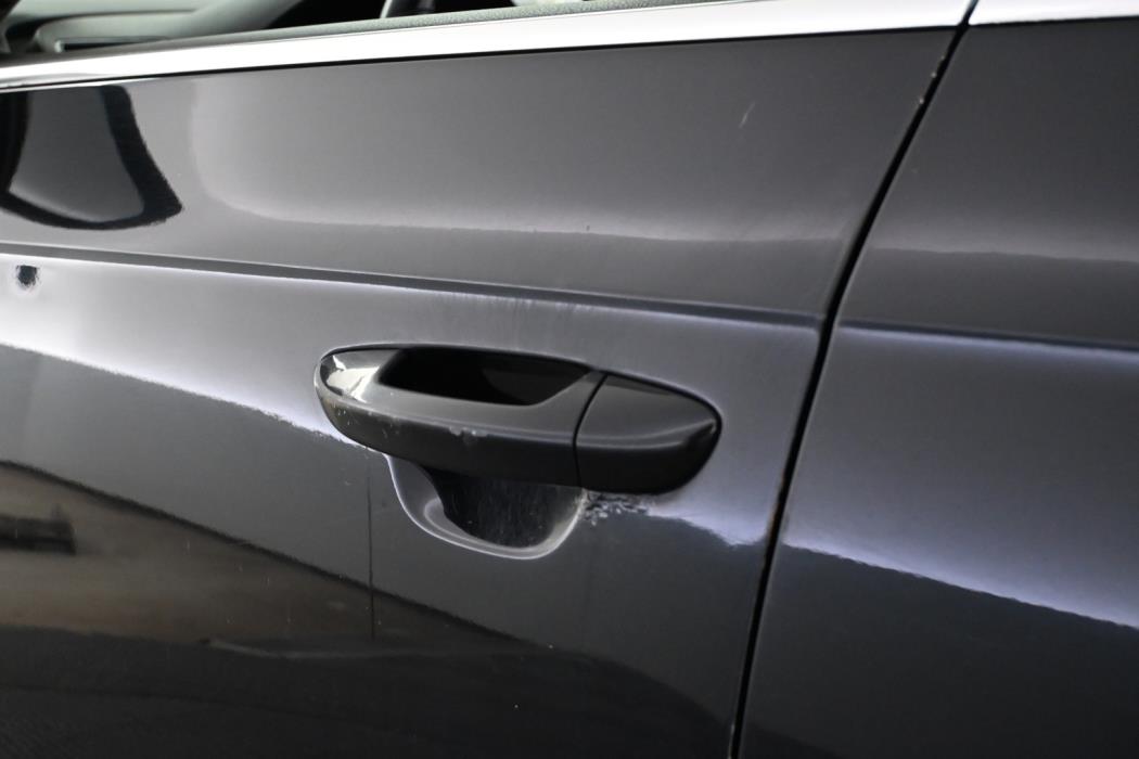VOLKSWAGEN Passat 2011