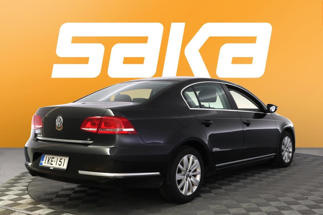 VOLKSWAGEN Passat 2011