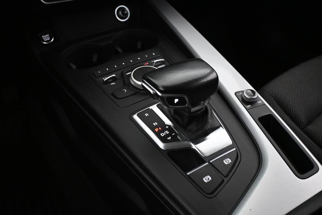 AUDI A4 2018