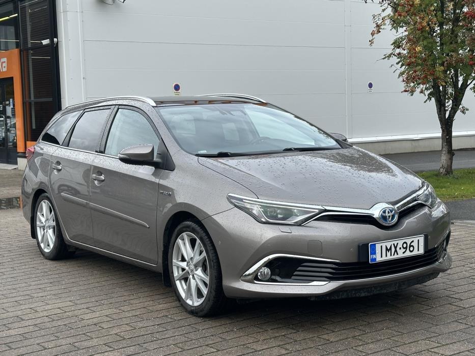 TOYOTA Auris 2016
