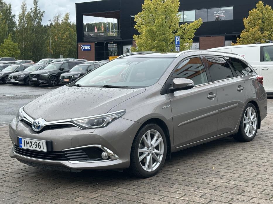 TOYOTA Auris 2016