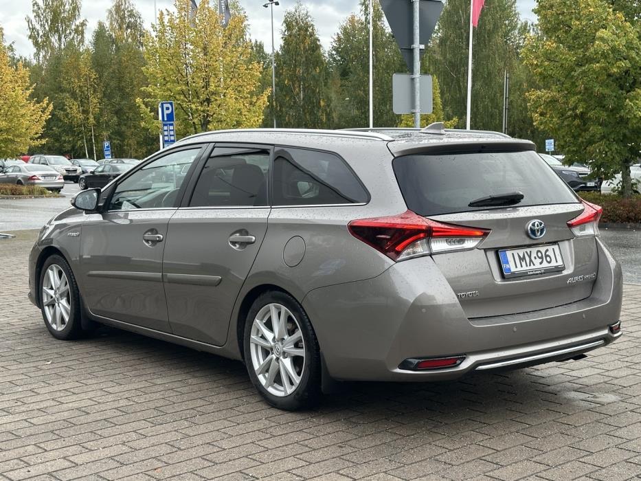 TOYOTA Auris 2016