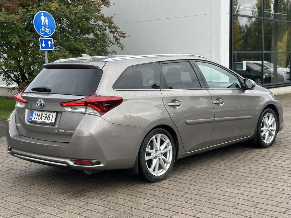 TOYOTA Auris 2016