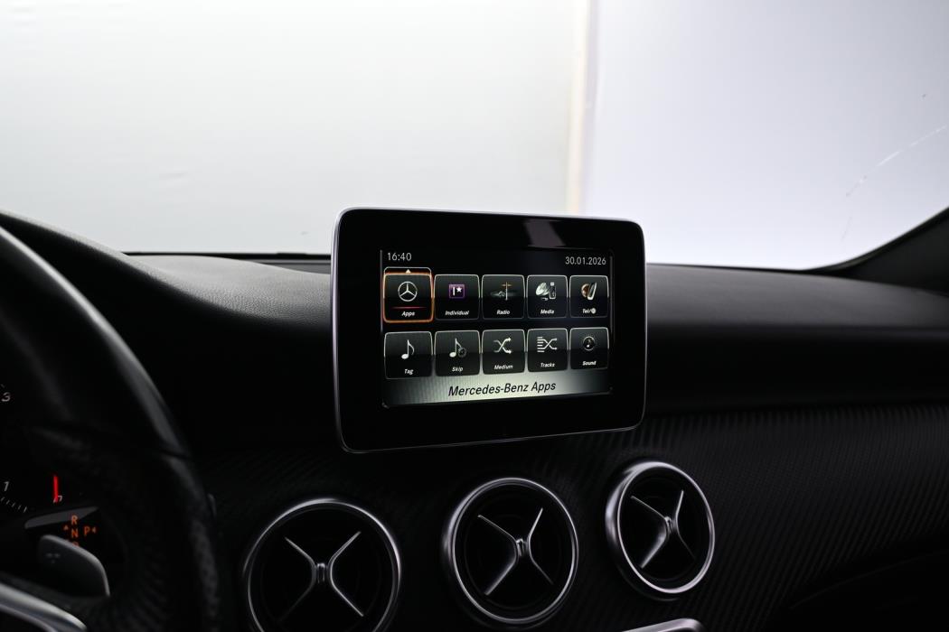 MERCEDES-BENZ A 2016
