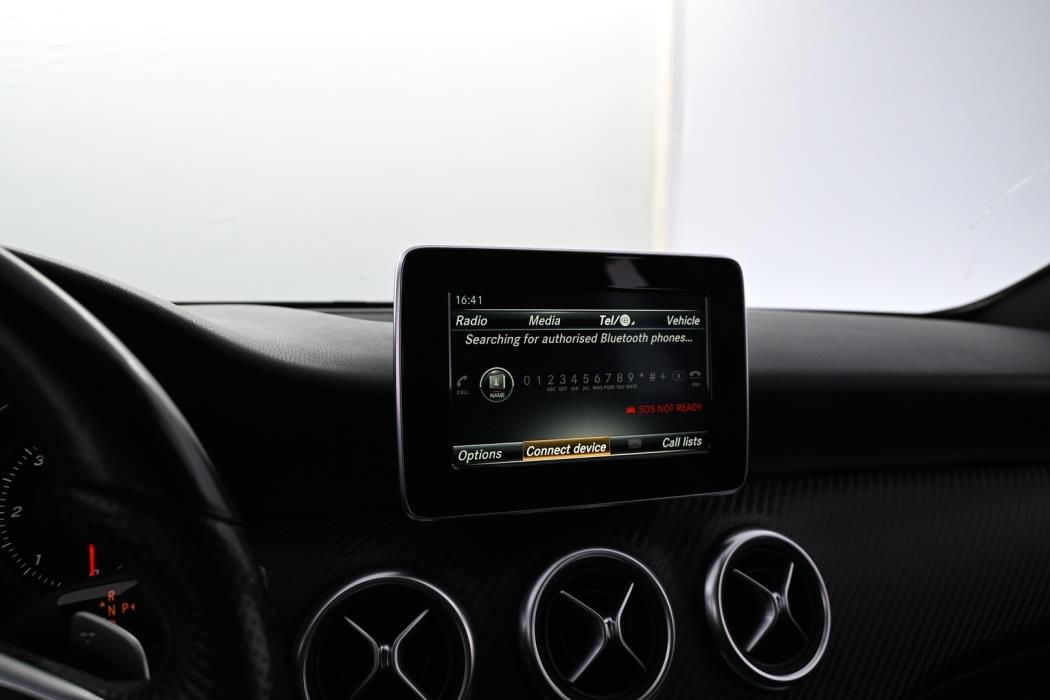 MERCEDES-BENZ A 2016