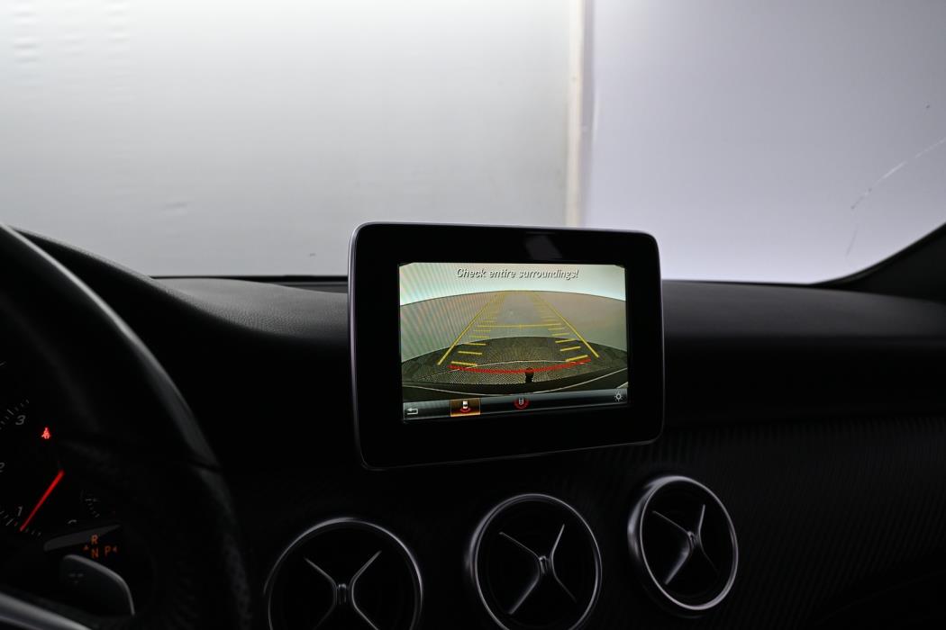 MERCEDES-BENZ A 2016