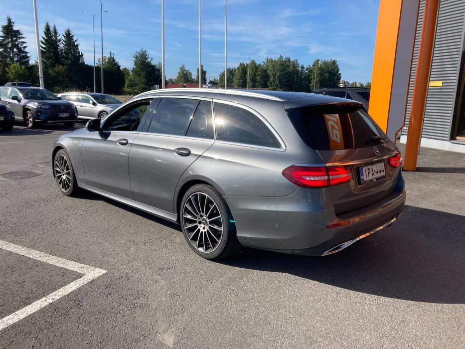MERCEDES-BENZ E 2017