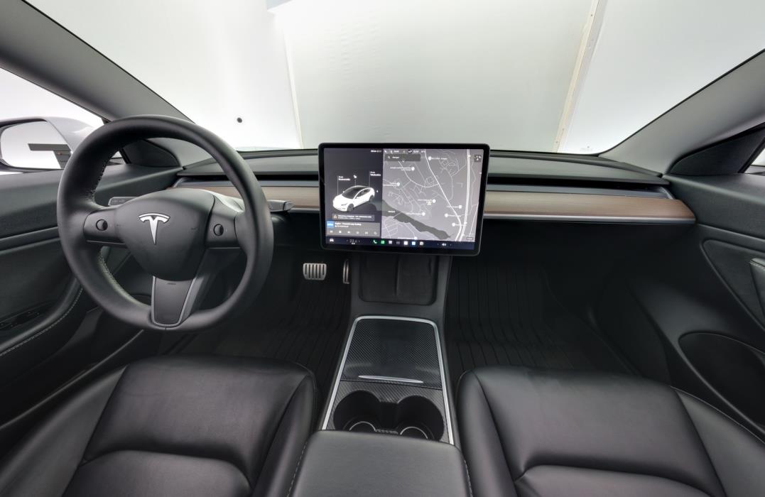 TESLA Model 3 2021