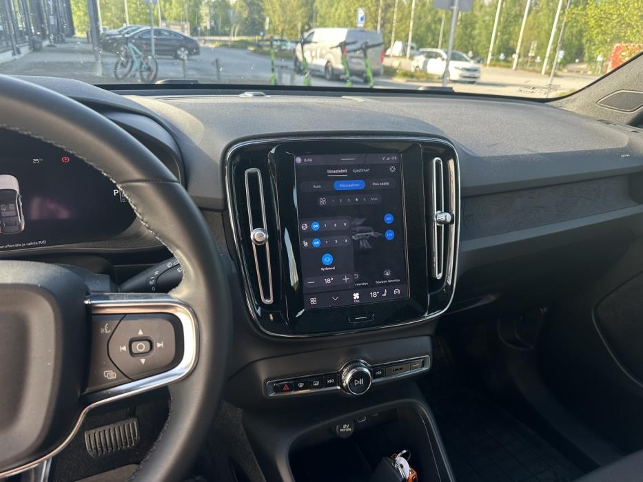 VOLVO C40 2023