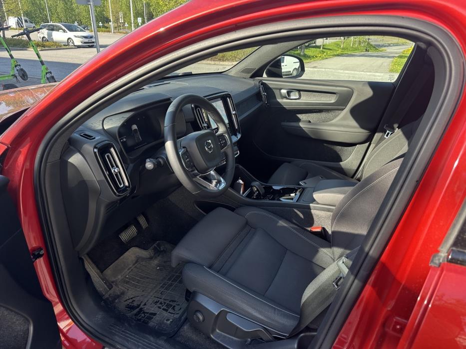 VOLVO C40 2023
