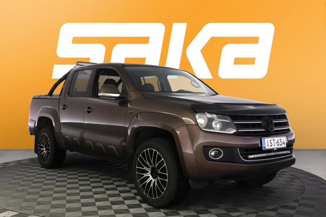 VOLKSWAGEN Amarok 2012