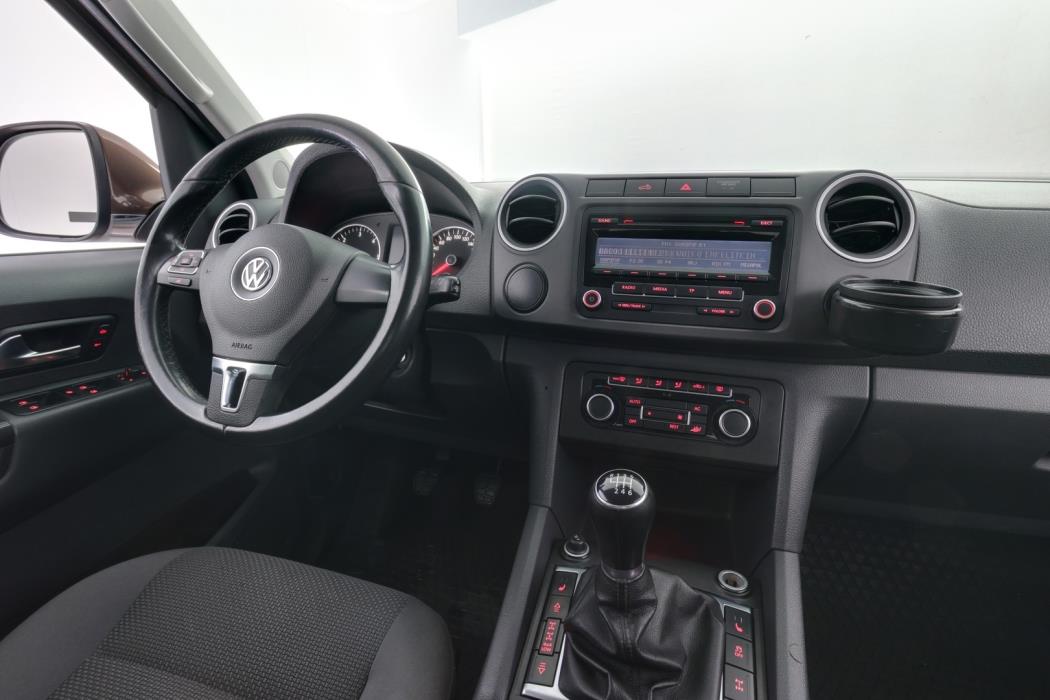 VOLKSWAGEN Amarok 2012