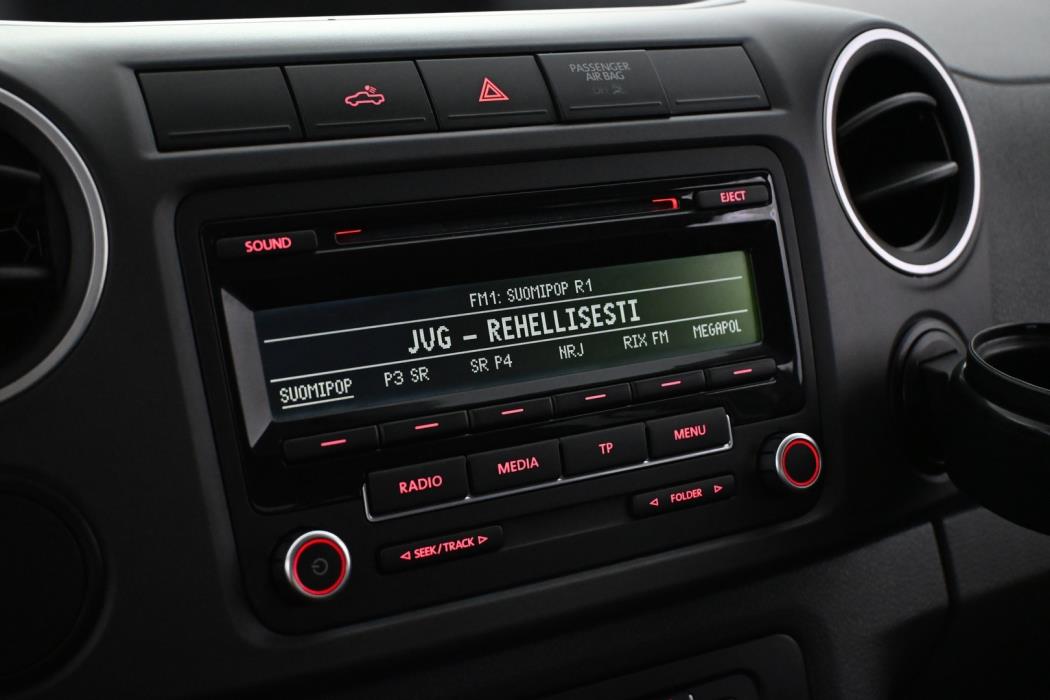 VOLKSWAGEN Amarok 2012