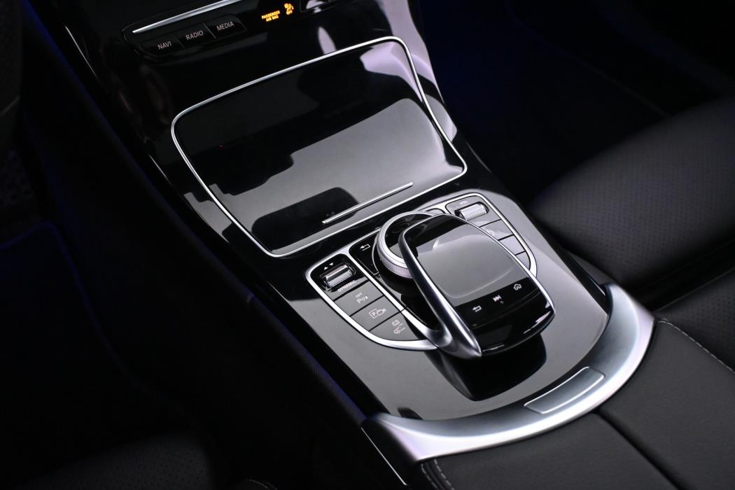 MERCEDES-BENZ C 2021