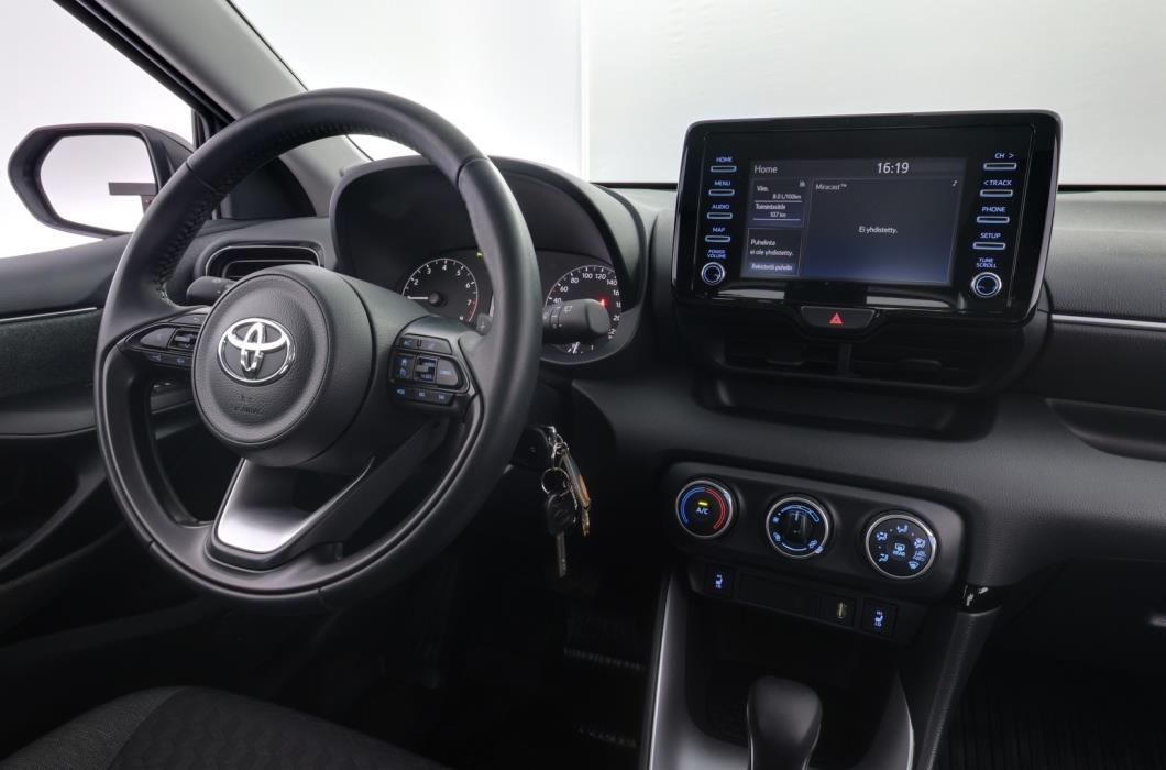 TOYOTA Yaris 2021