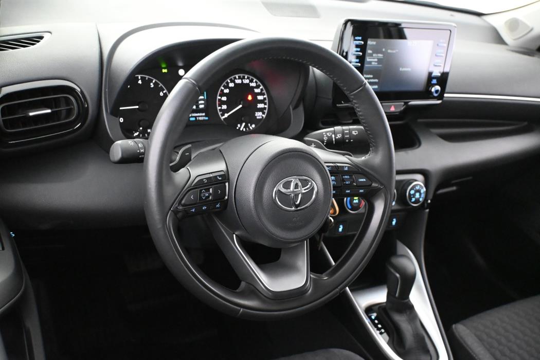 TOYOTA Yaris 2021