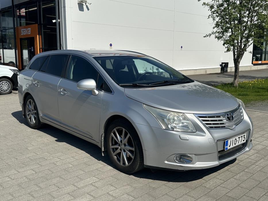 TOYOTA Avensis 2011