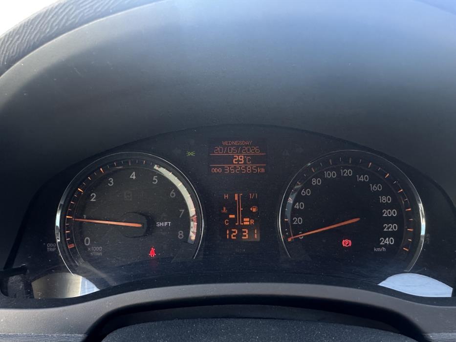 TOYOTA Avensis 2011
