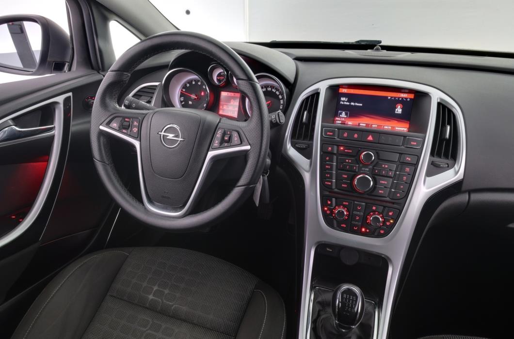 OPEL Astra 2014