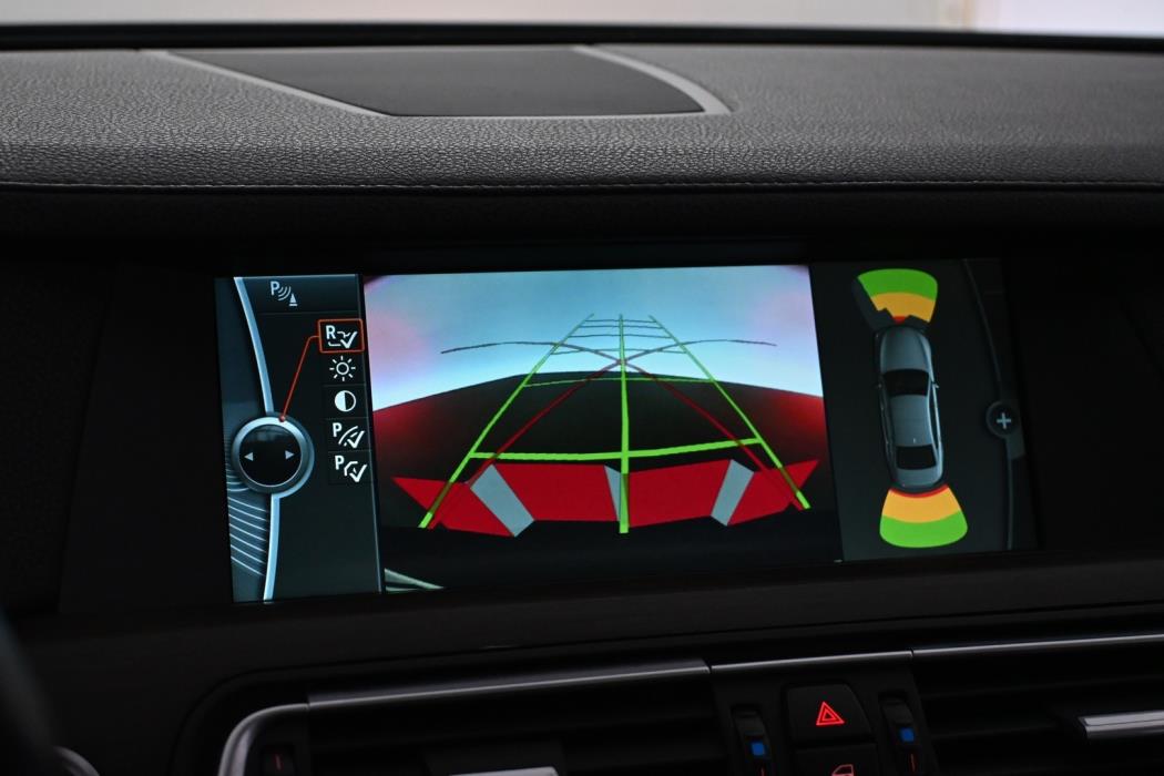 BMW 740 2012
