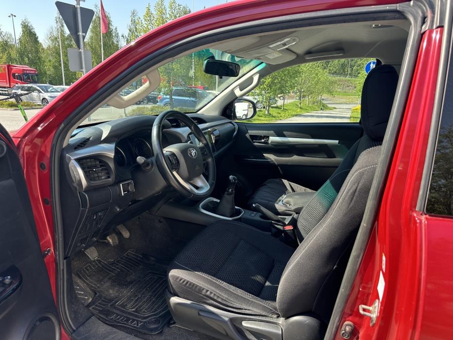 TOYOTA Hilux 2017