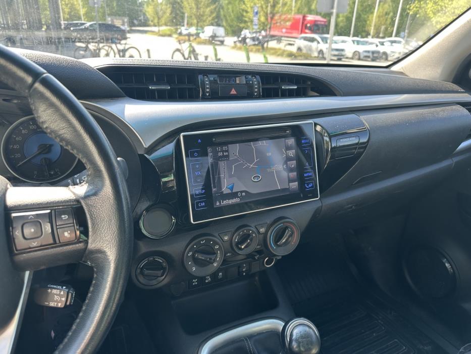 TOYOTA Hilux 2017