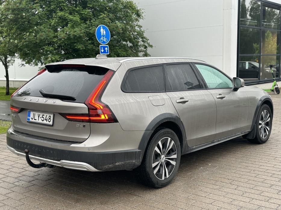 VOLVO V90 Cross Country 2021