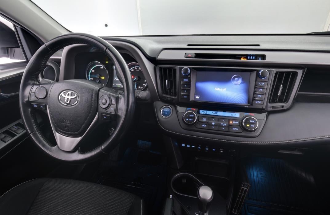 TOYOTA RAV4 2018