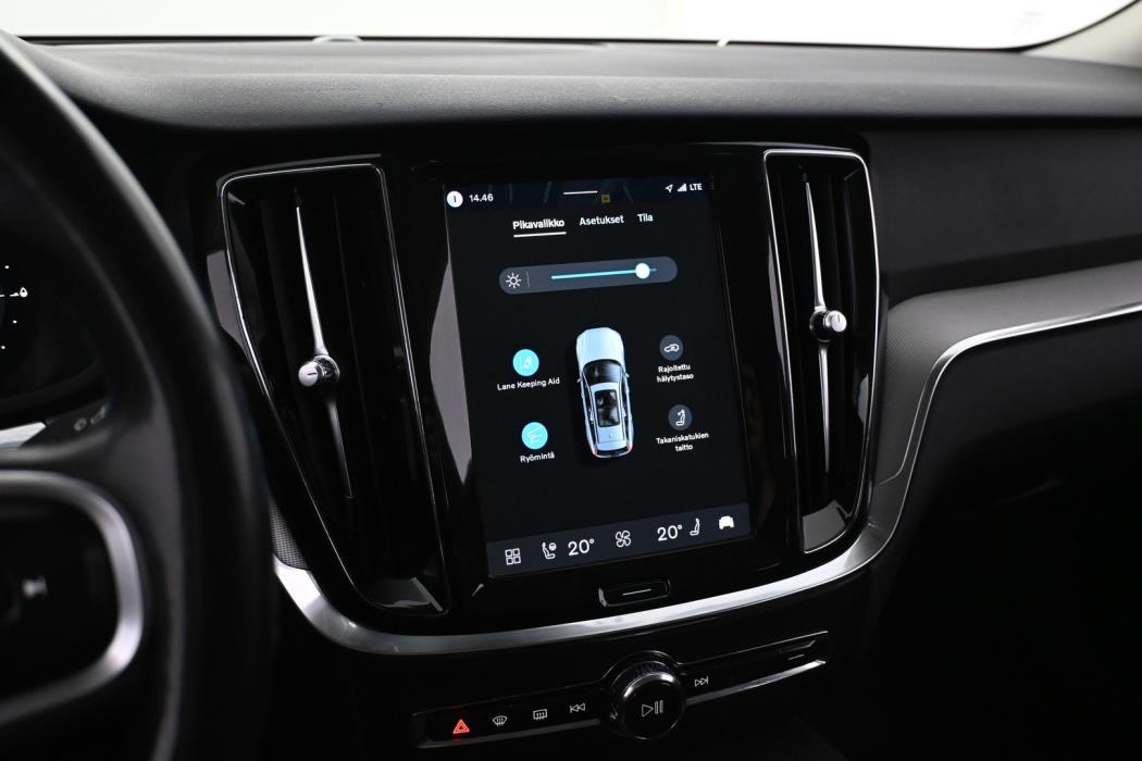 VOLVO V60 2023