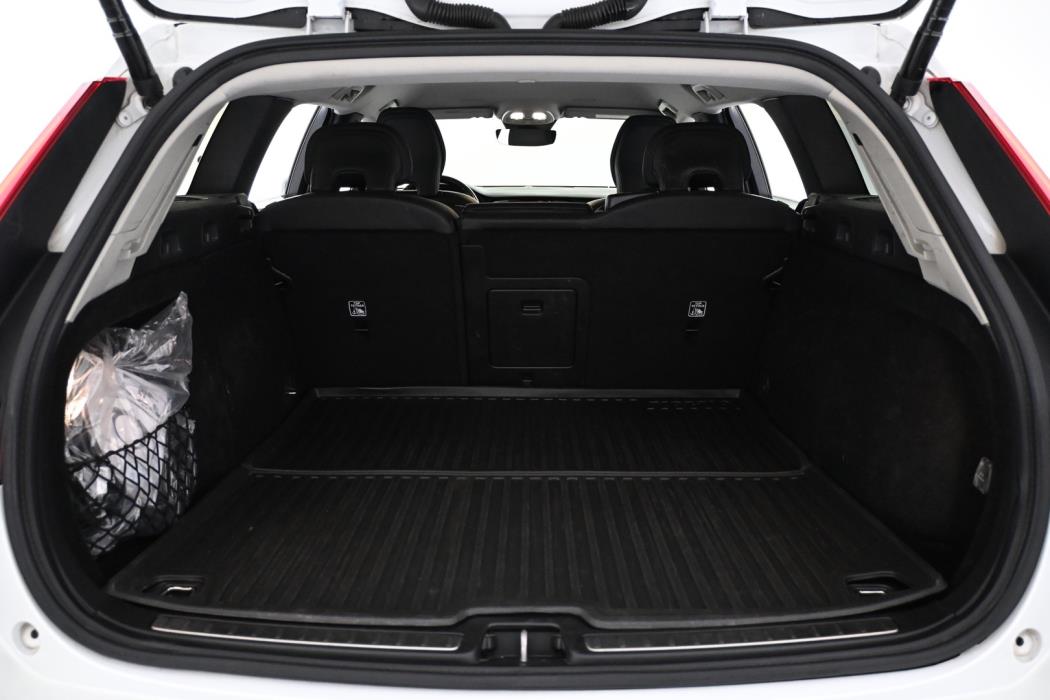 VOLVO V60 2023