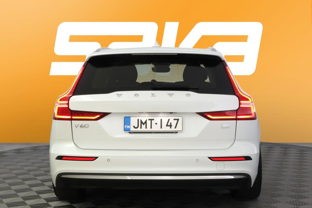 VOLVO V60 2023