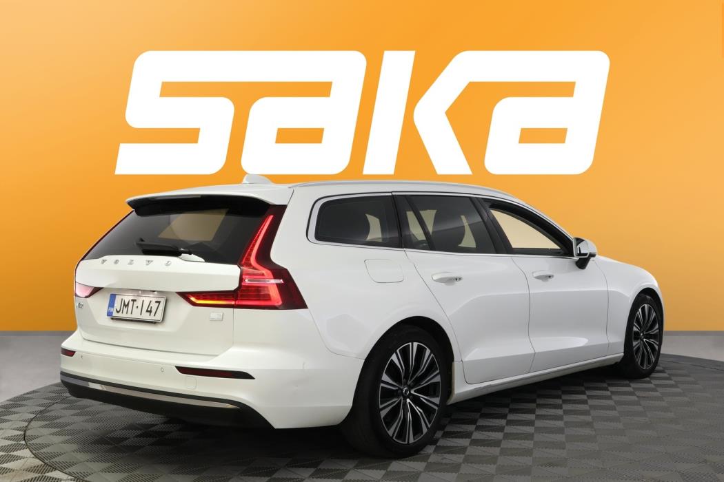VOLVO V60 2023