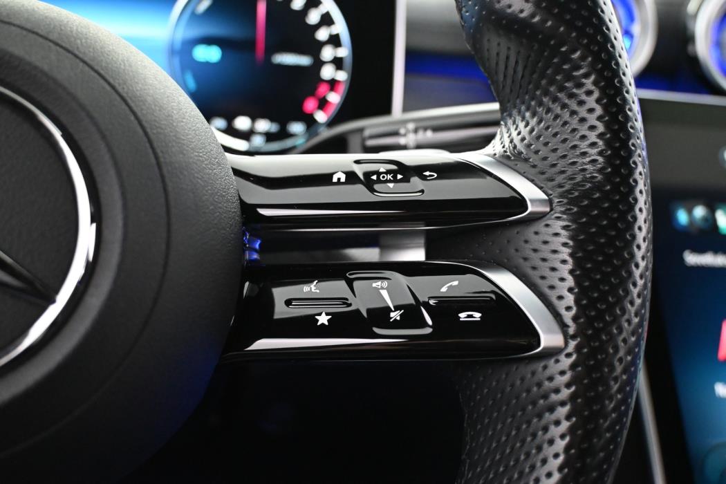 MERCEDES-BENZ C 2022