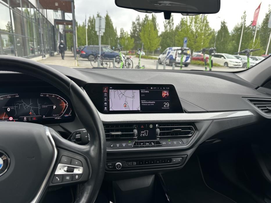 BMW 118 2022