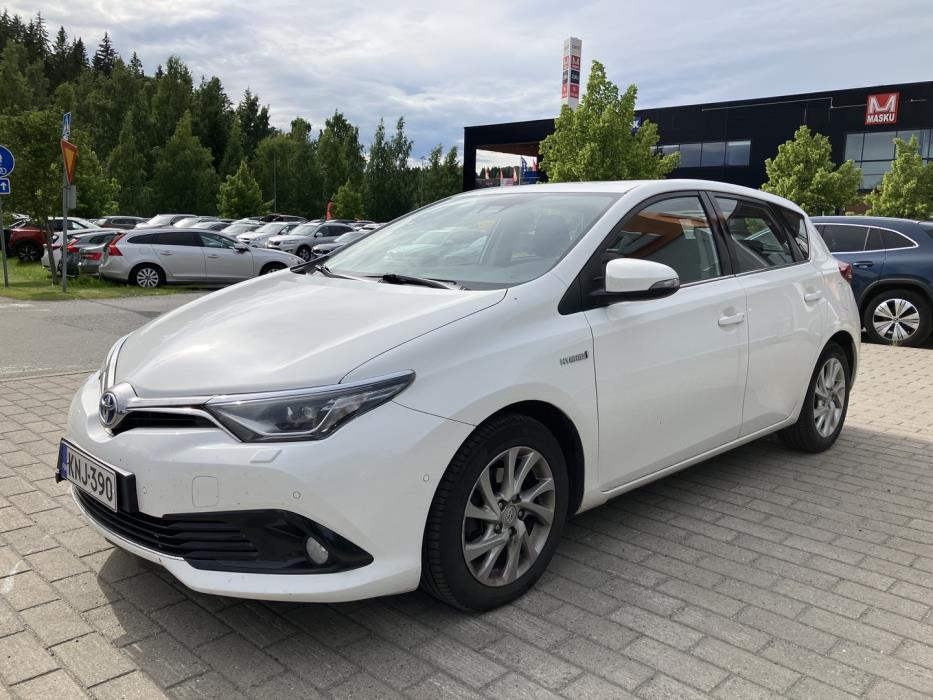 TOYOTA Auris 2016