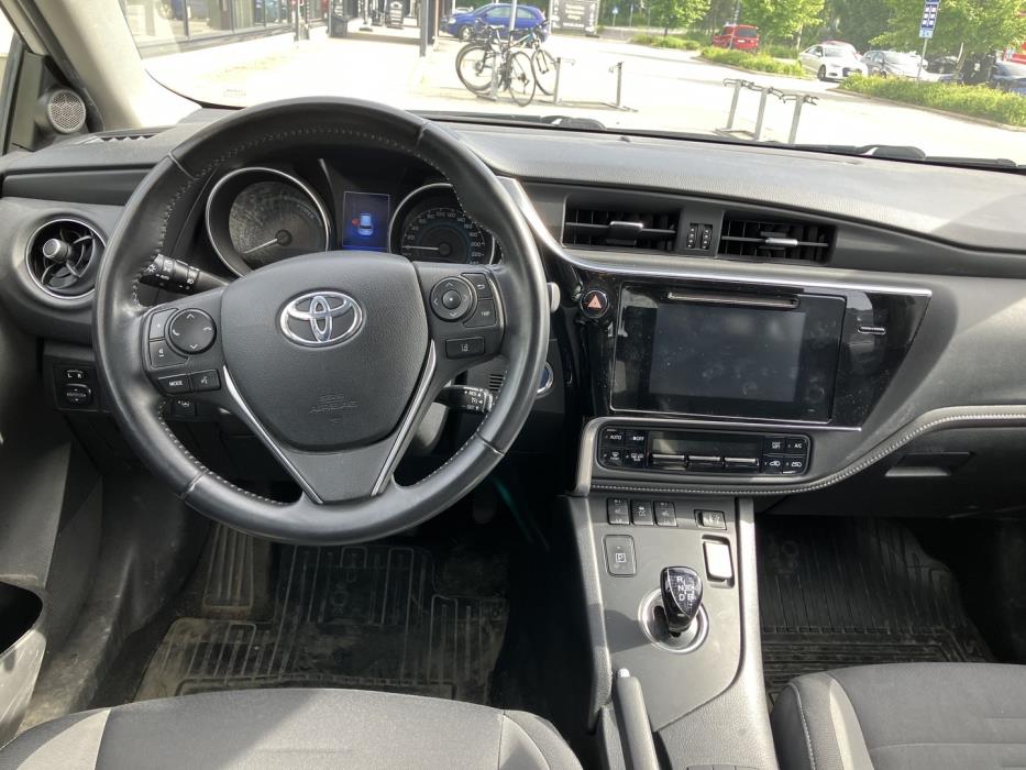 TOYOTA Auris 2016
