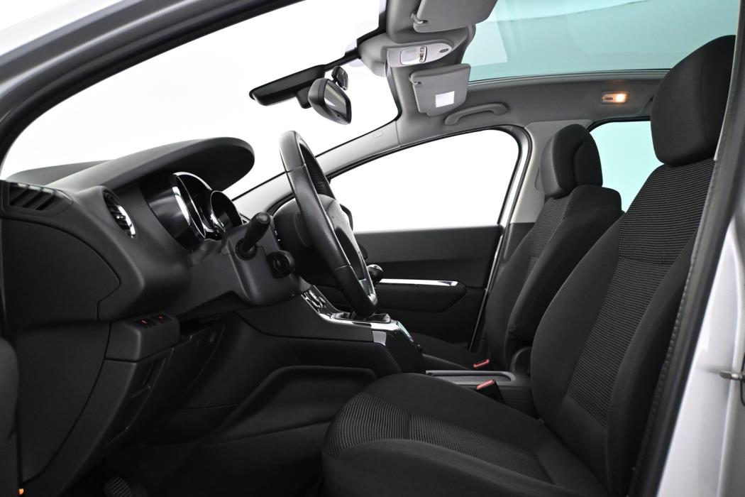 PEUGEOT 5008 2016
