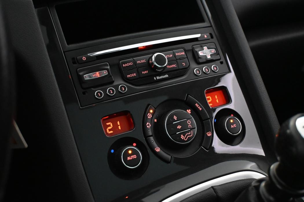 PEUGEOT 5008 2016