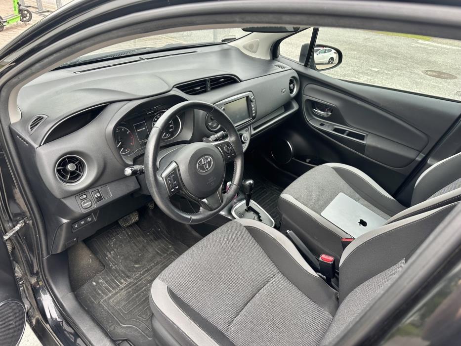 TOYOTA Yaris 2020