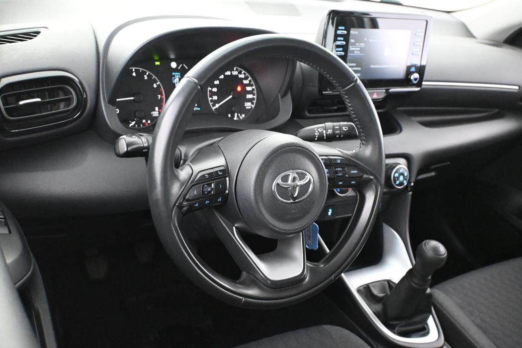 TOYOTA Yaris 2021