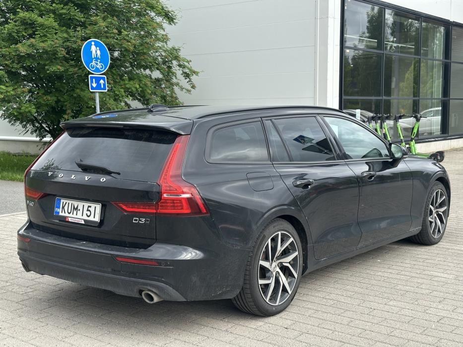 VOLVO V60 2020