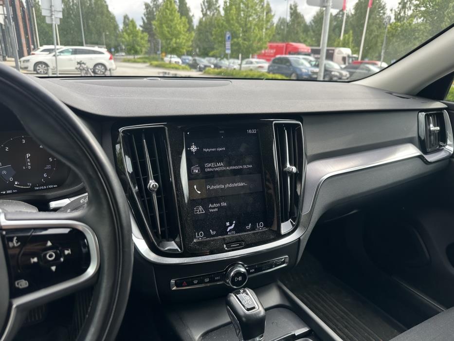 VOLVO V60 2020