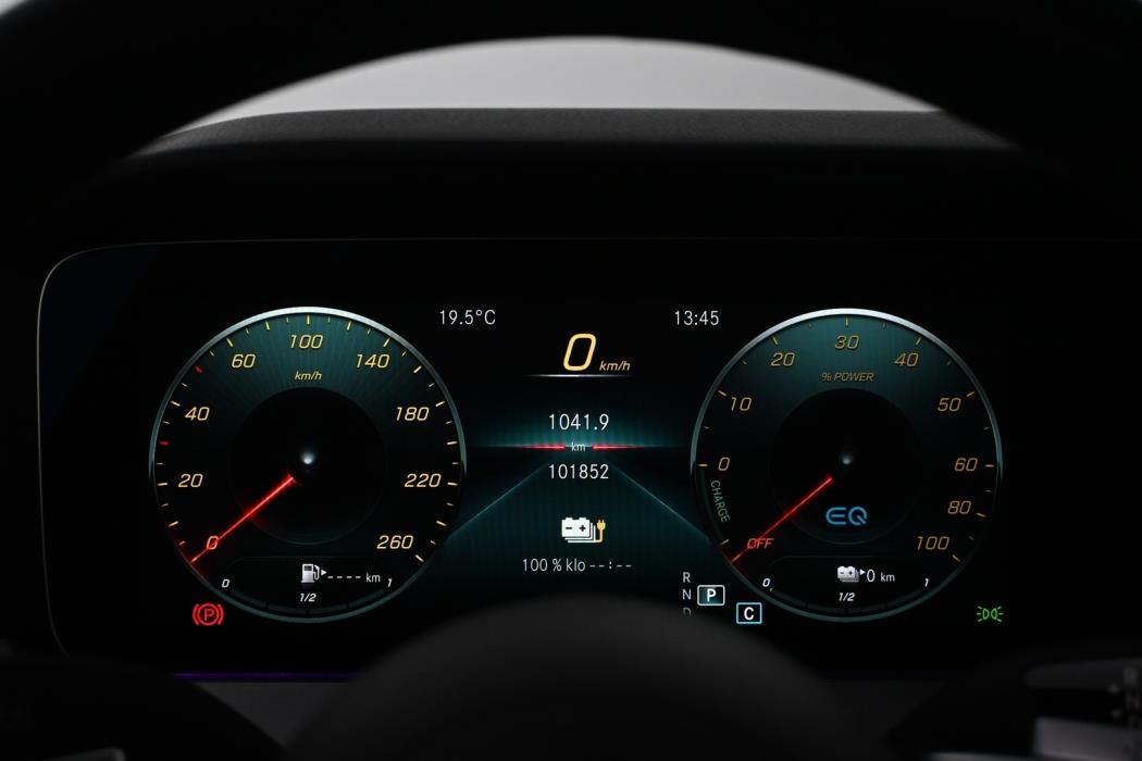 MERCEDES-BENZ E 2023