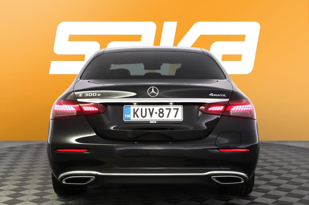 MERCEDES-BENZ E 2023