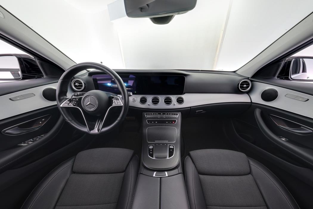 MERCEDES-BENZ E 2023