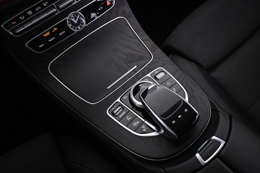 MERCEDES-BENZ E 2020