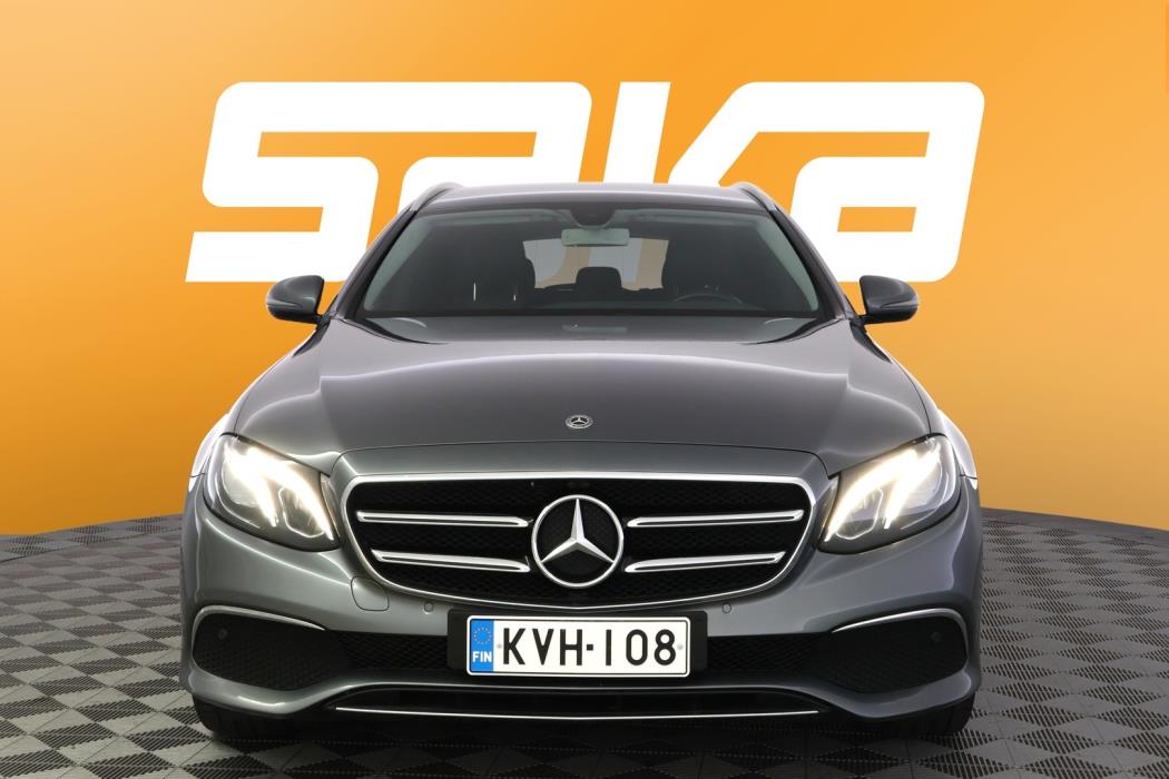 MERCEDES-BENZ E 2020