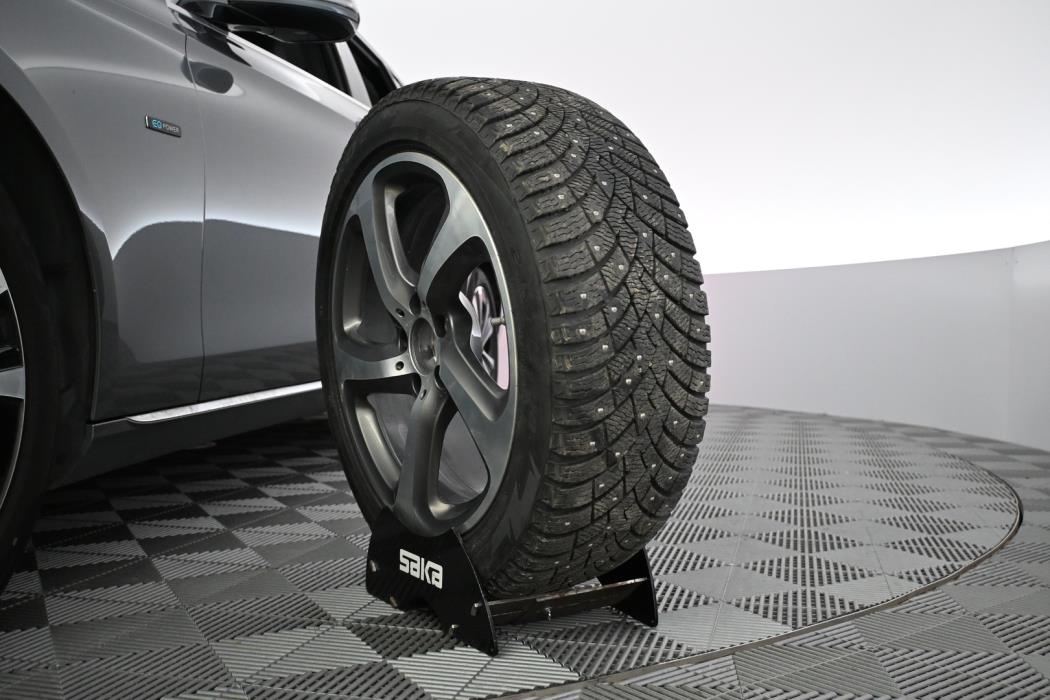 MERCEDES-BENZ E 2020
