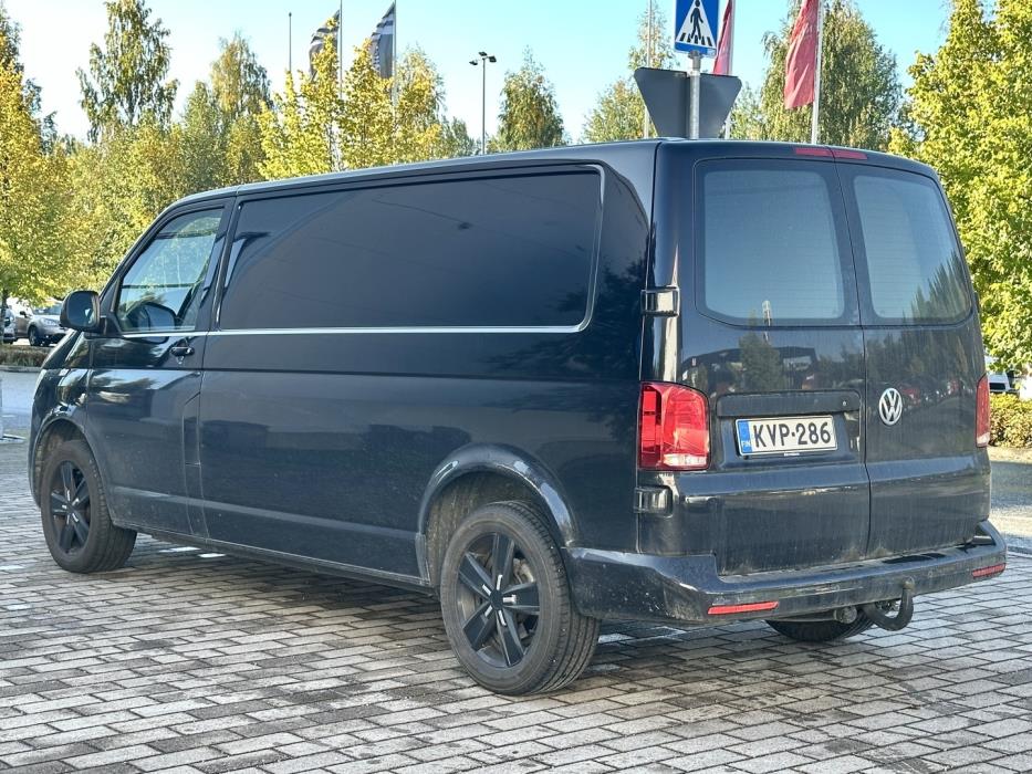 VOLKSWAGEN Transporter 2024